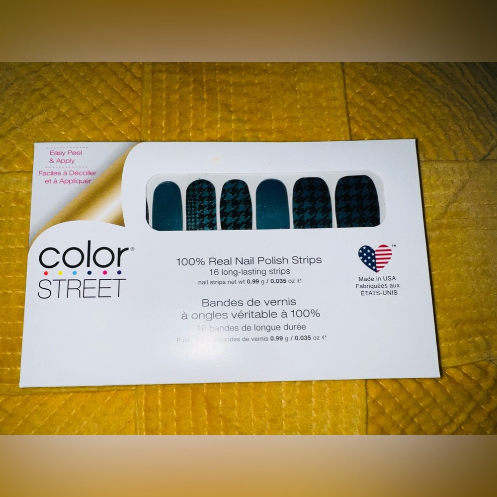 COLOR STREET NAIL STRIPS IN SUIT YOURSELF